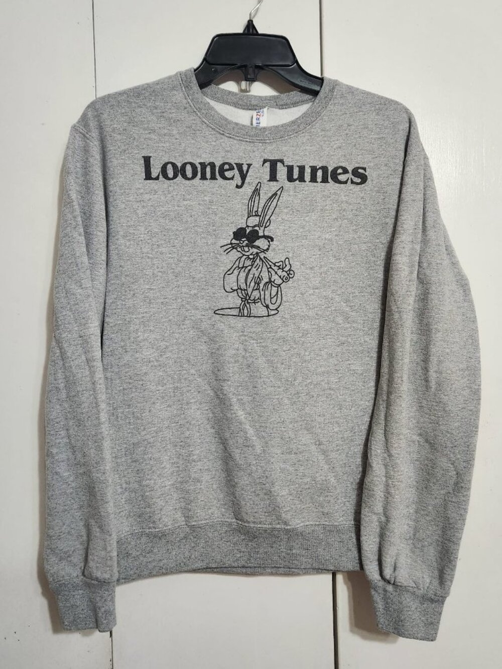 Looney Tunes Bugs Bunny Sweatshirt Mens Small Gray Crewneck Jerzees